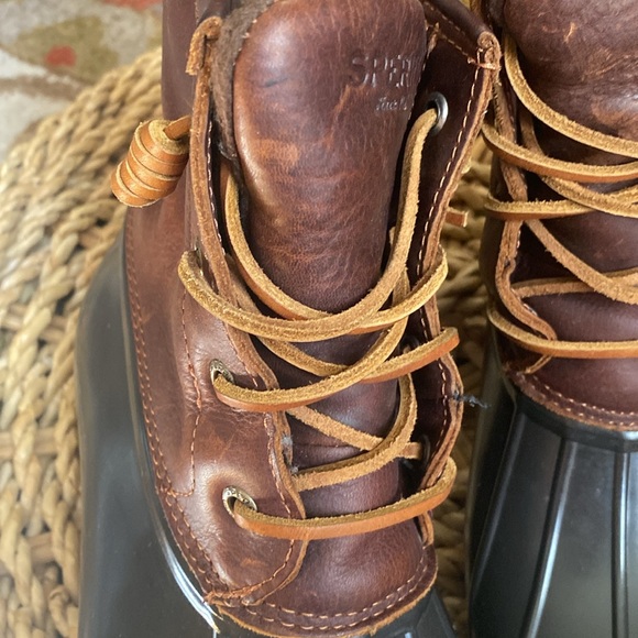 Sperry Women's Saltwater Duck Boot size 9.5
STYLE # STS91176 - Picture 2 of 9